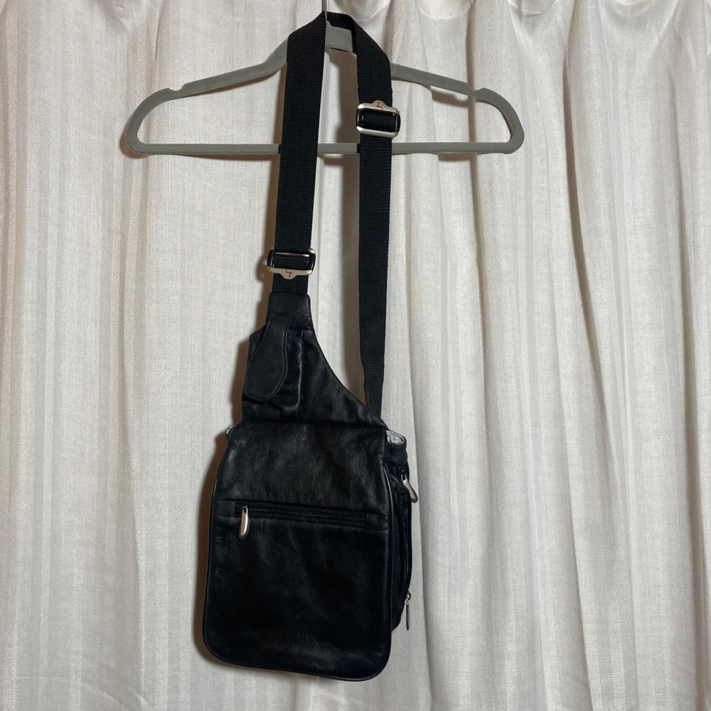 Travelon Black Leather Crossbody Sling Bag Multi Pocket Travel Organizer